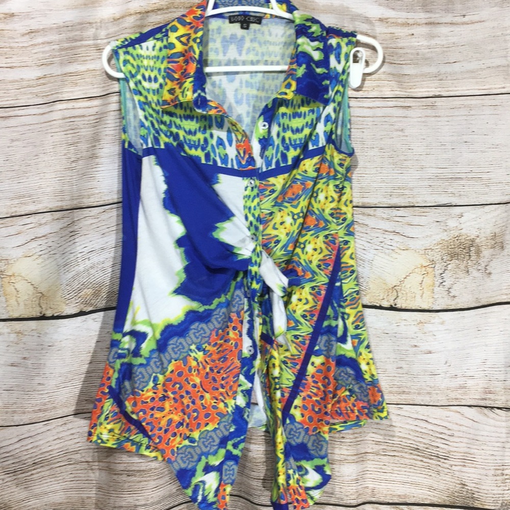 Boho chic small cross tie shirt abstract print